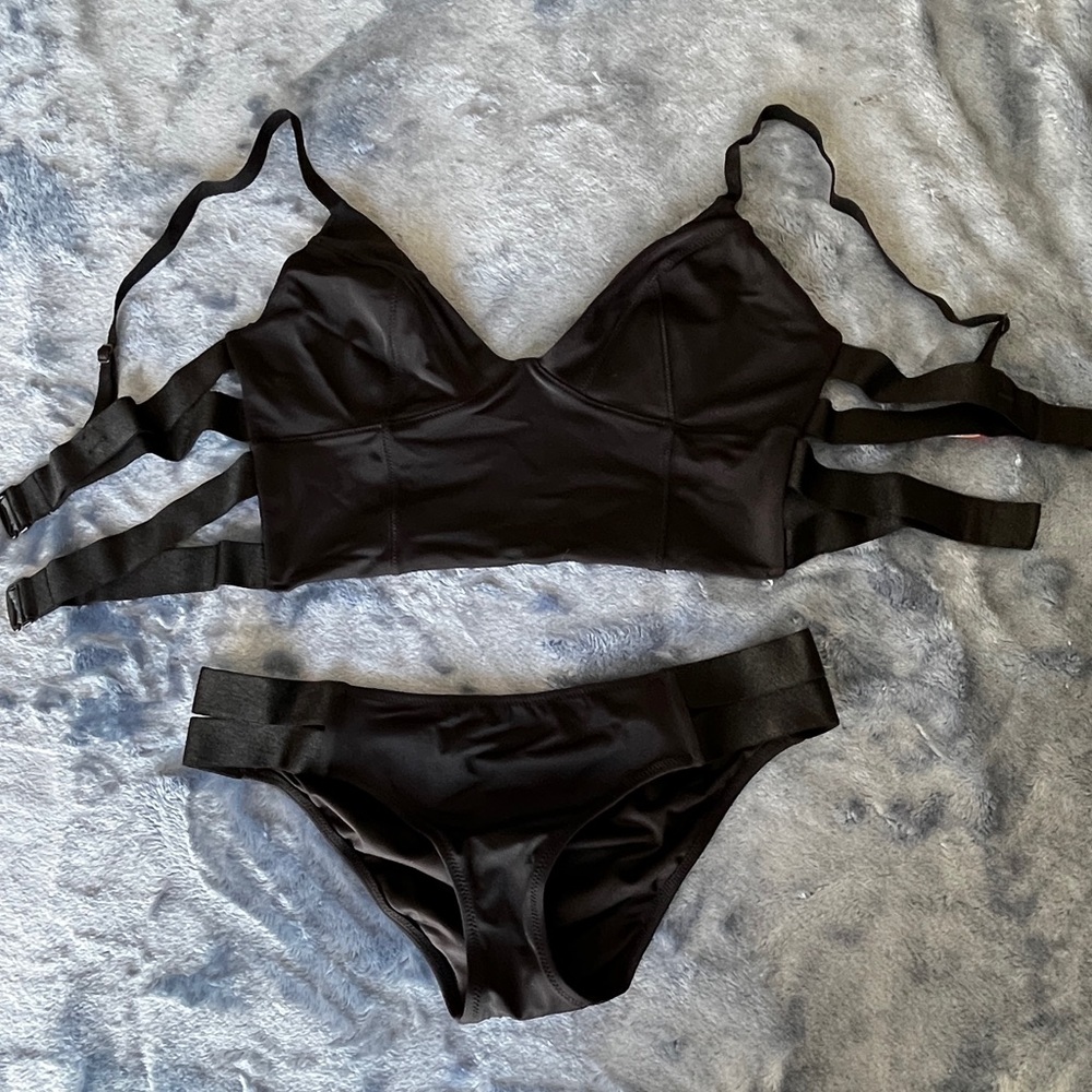 NWOT Victoria’s Secret Black Bandage Strap Bikini